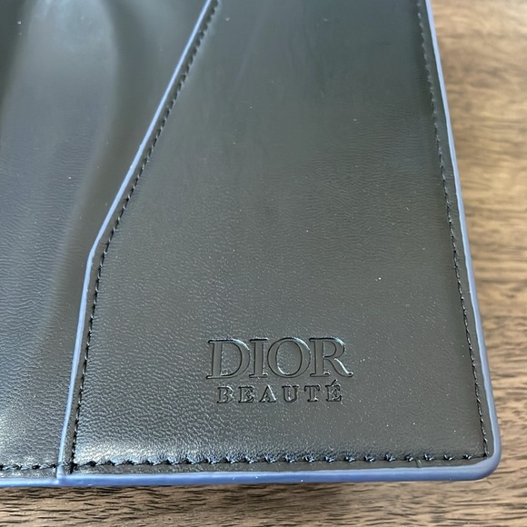 Dior Beauty Navy Leather Passport Holder NEW - Picture 4 of 4